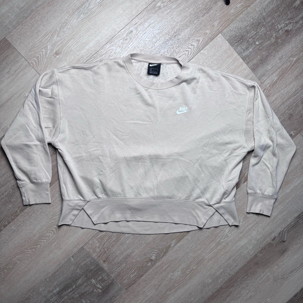 Nike Women’s Sweatshirt Size Large Cream Sportswear Club Fleece Boxy Crew Neck
